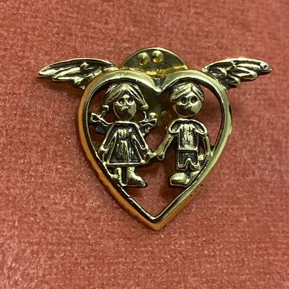 Vintage Silver toned heart boy and girl angels pin - Picture 3 of 3